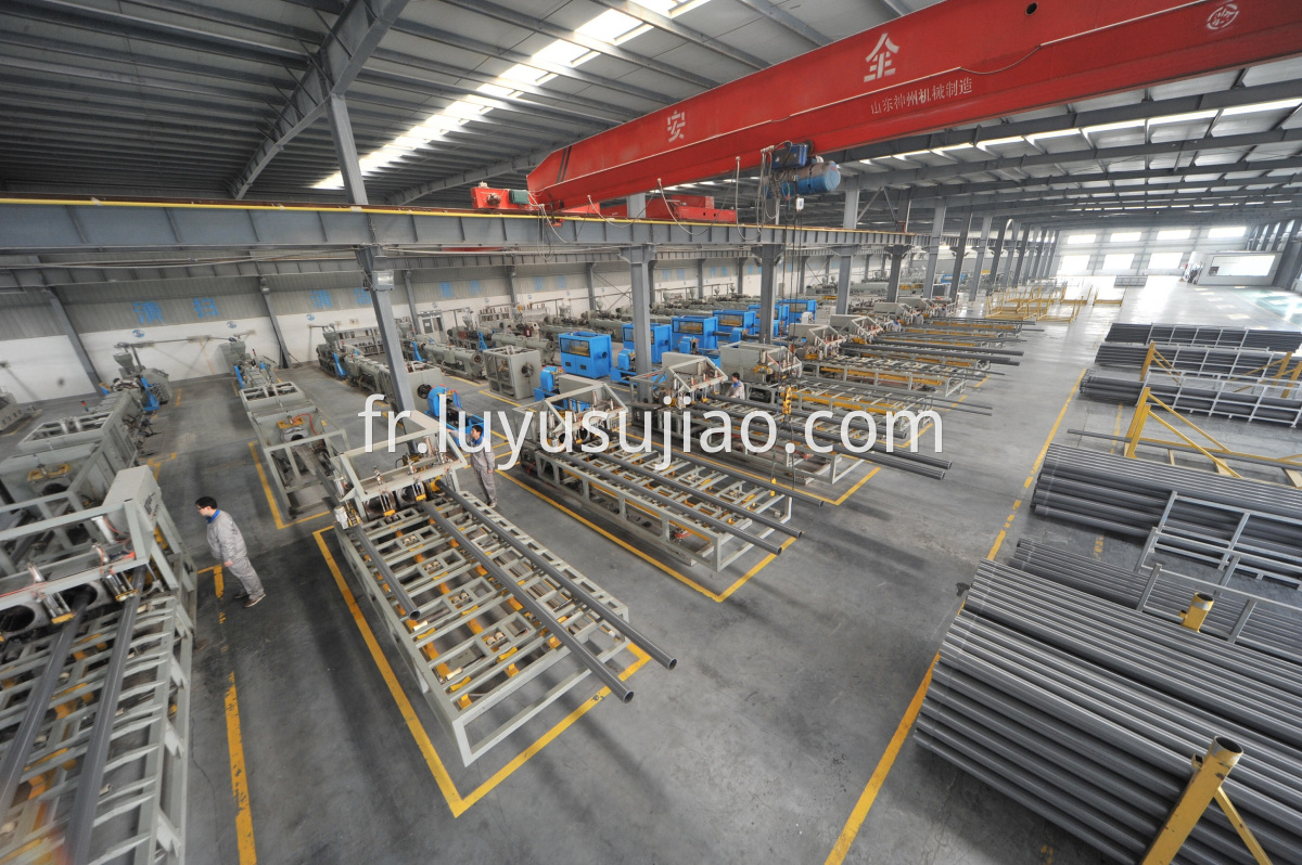 Pipeline basse pression en PVC PVC low pressure pipeline